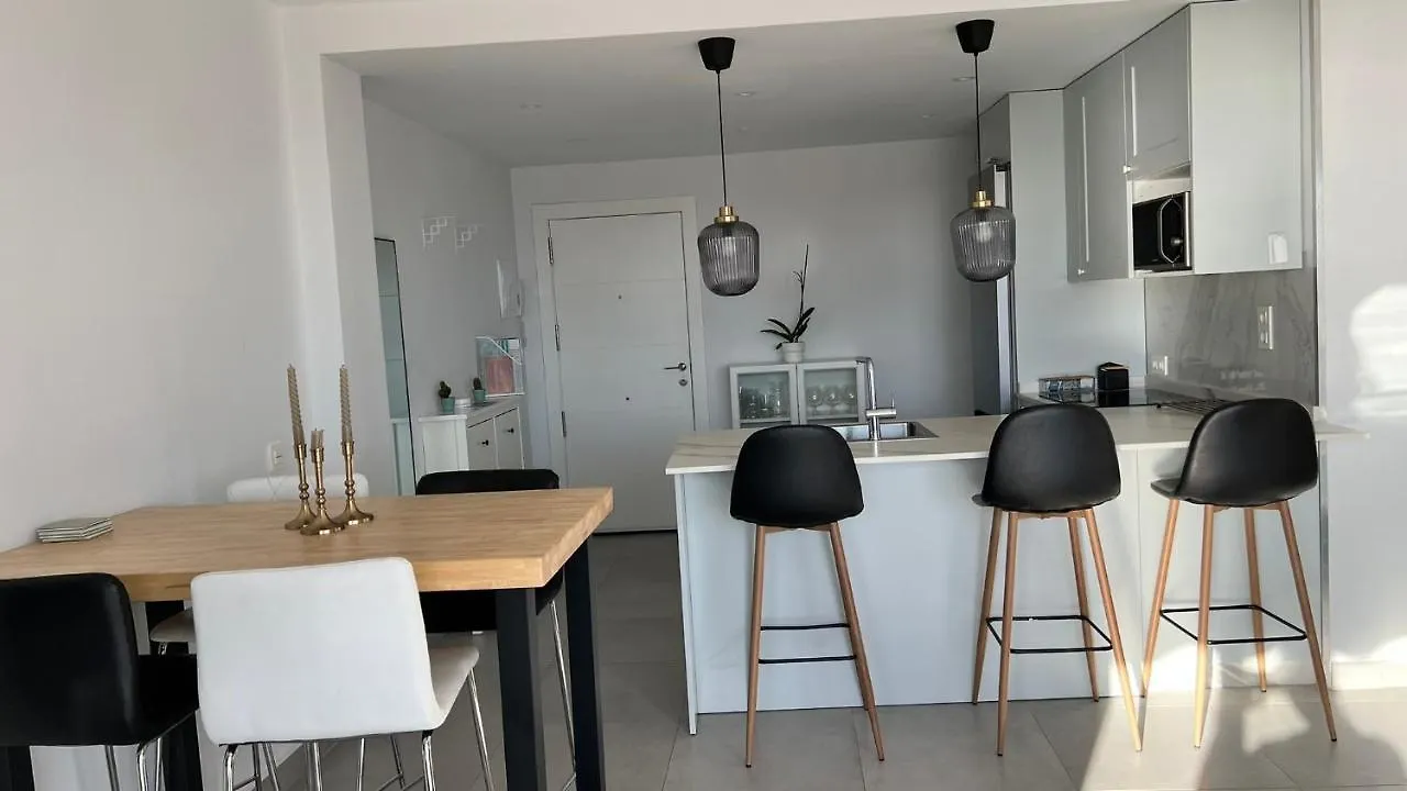 Jamaica Eco Beach Front Sea Views in Fuengirola center Apartamento